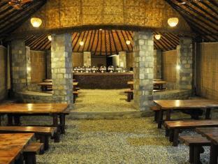 Corbett Machaan Resort